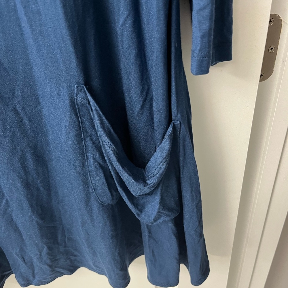 Comfy USA Blue V-Neck Tunic with Pockets - Picture 3 of 4